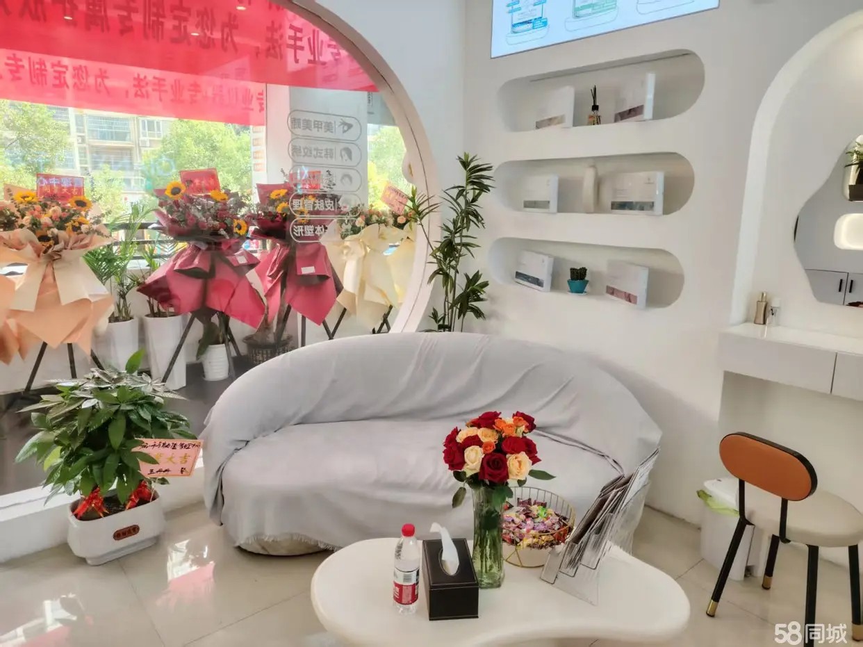 (转让)在彩虹城D区二楼门面